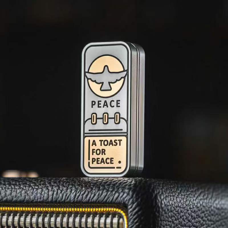 LEE Studio PEACE Slider - Image 3