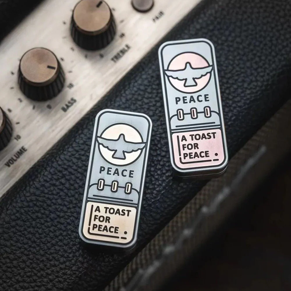 LEE Studio PEACE Slider - Image 4