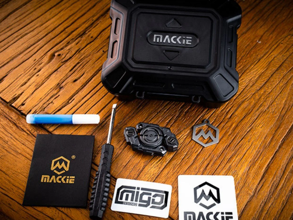 Mackie ROBOTIC ARM Fidget Spinner - Image 14