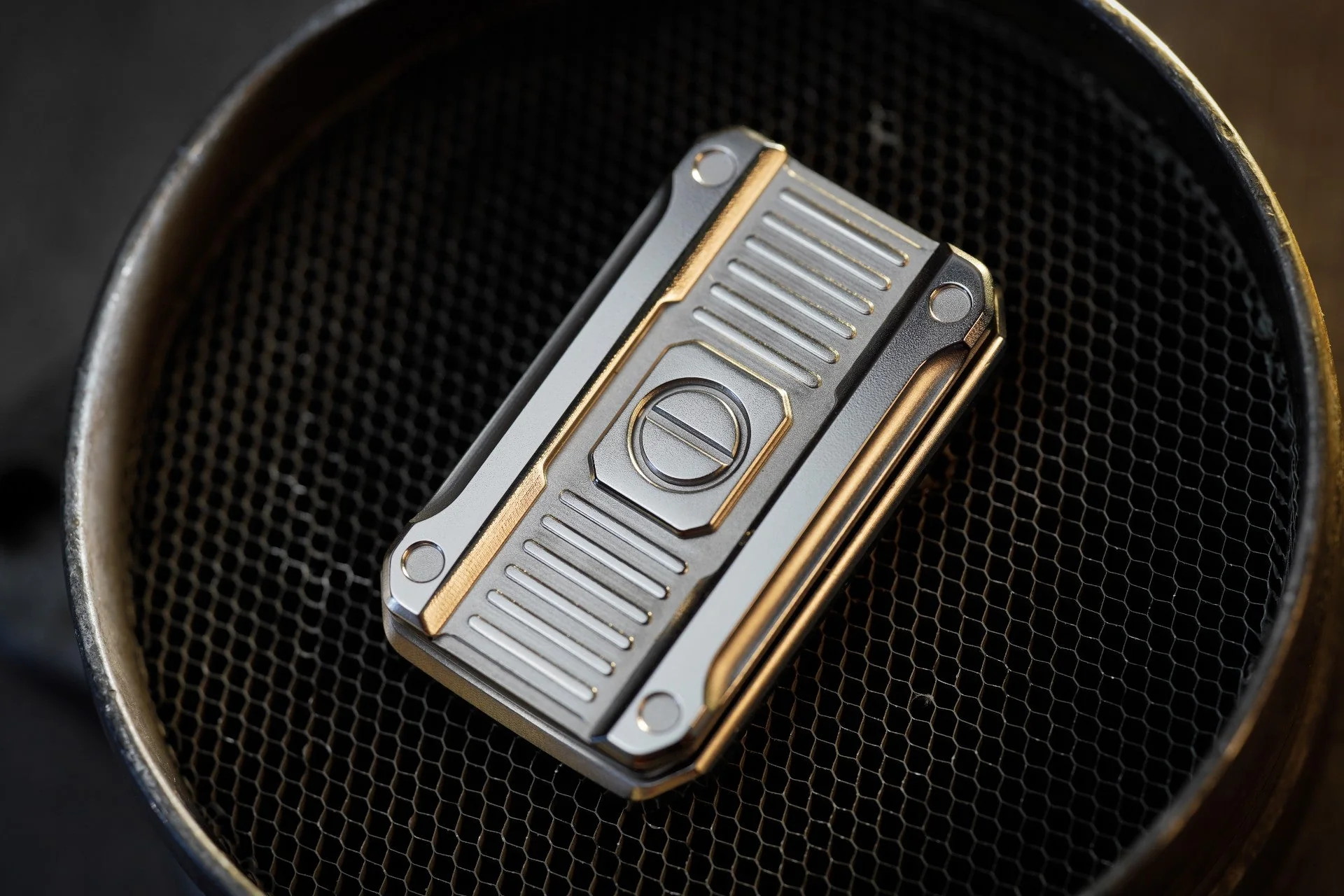 Wanwu Bulletproof Mini Shield Fidget Slider - Image 6
