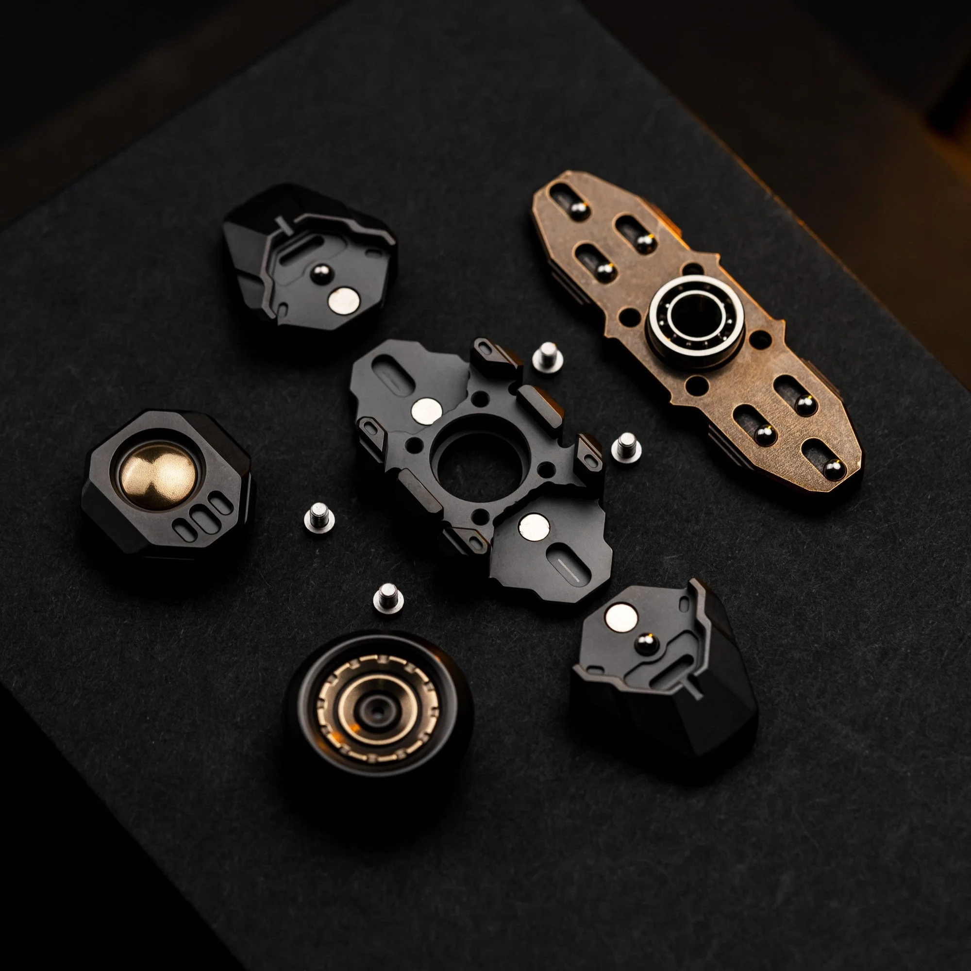 Wanwu COURIER Mini Robot Stretchable Fidget Spinner - Image 11