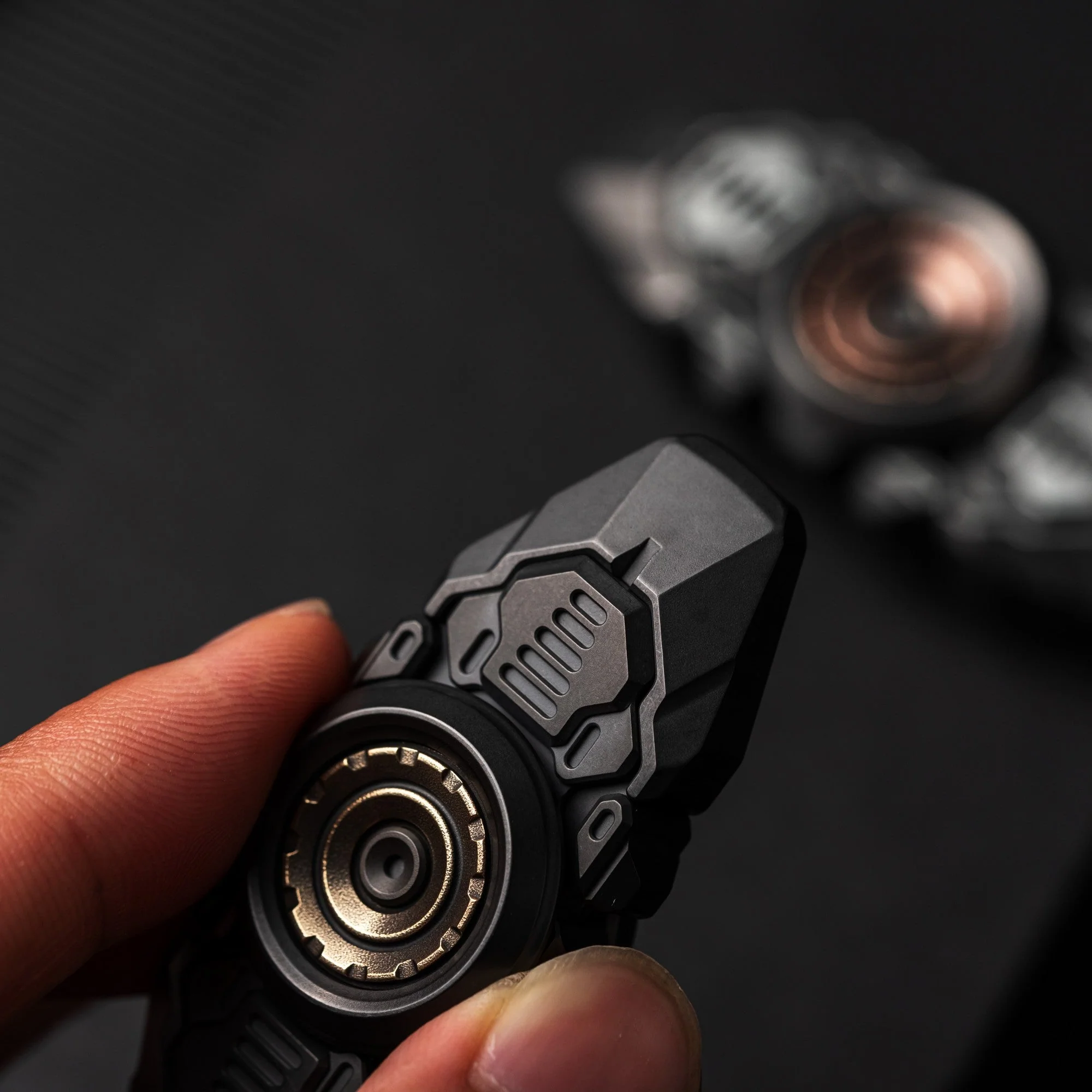 Wanwu COURIER Mini Robot Stretchable Fidget Spinner - Image 17