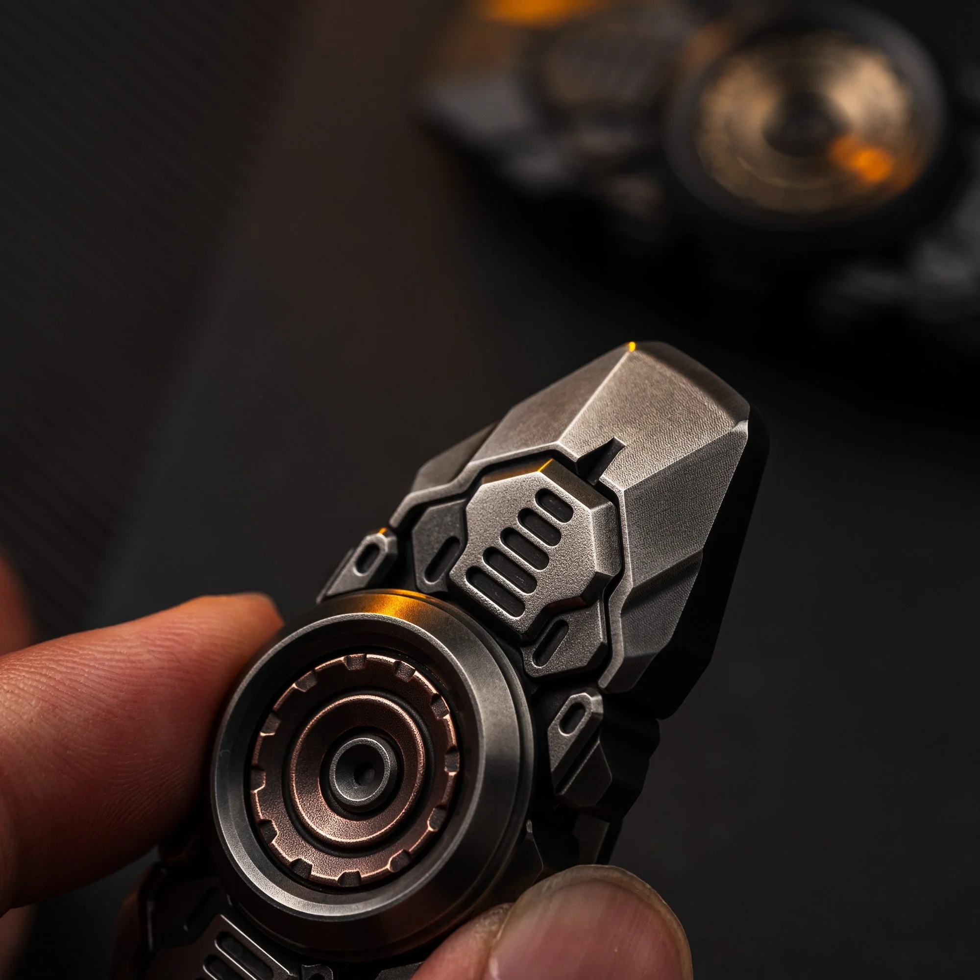 Wanwu COURIER Mini Robot Stretchable Fidget Spinner - Image 18