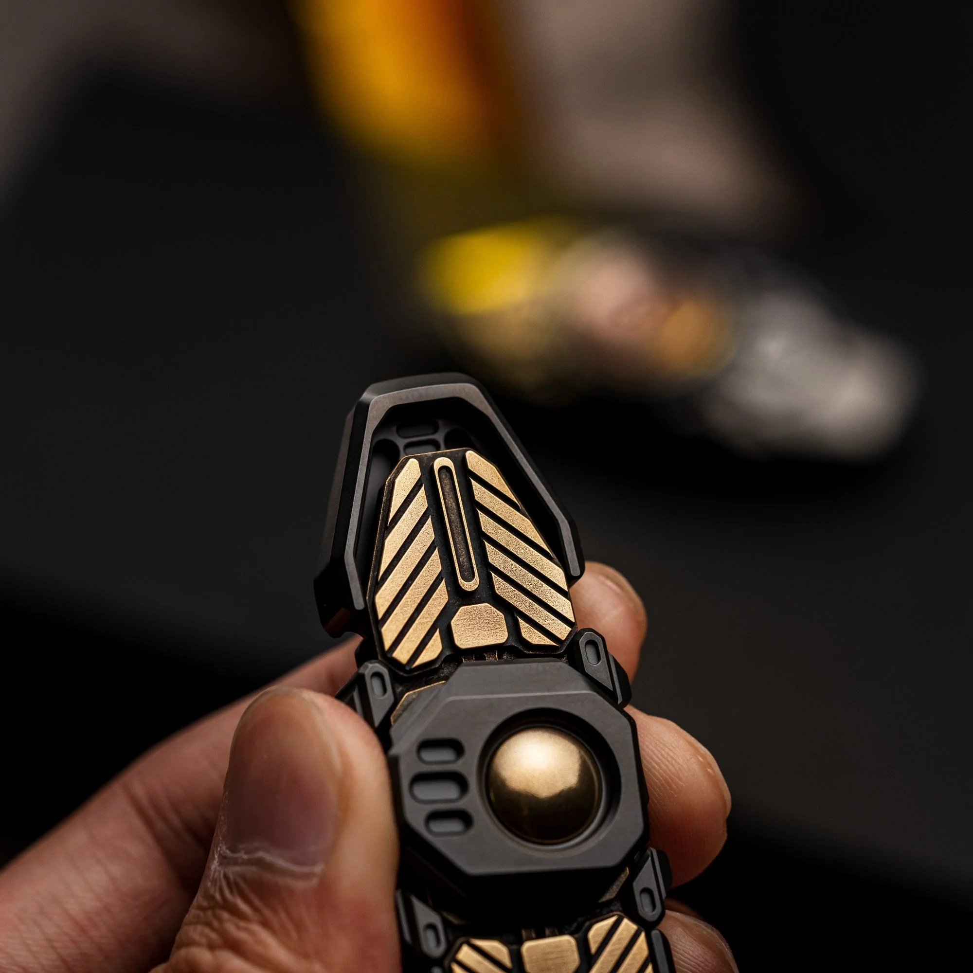 Wanwu COURIER Mini Robot Stretchable Fidget Spinner - Image 8