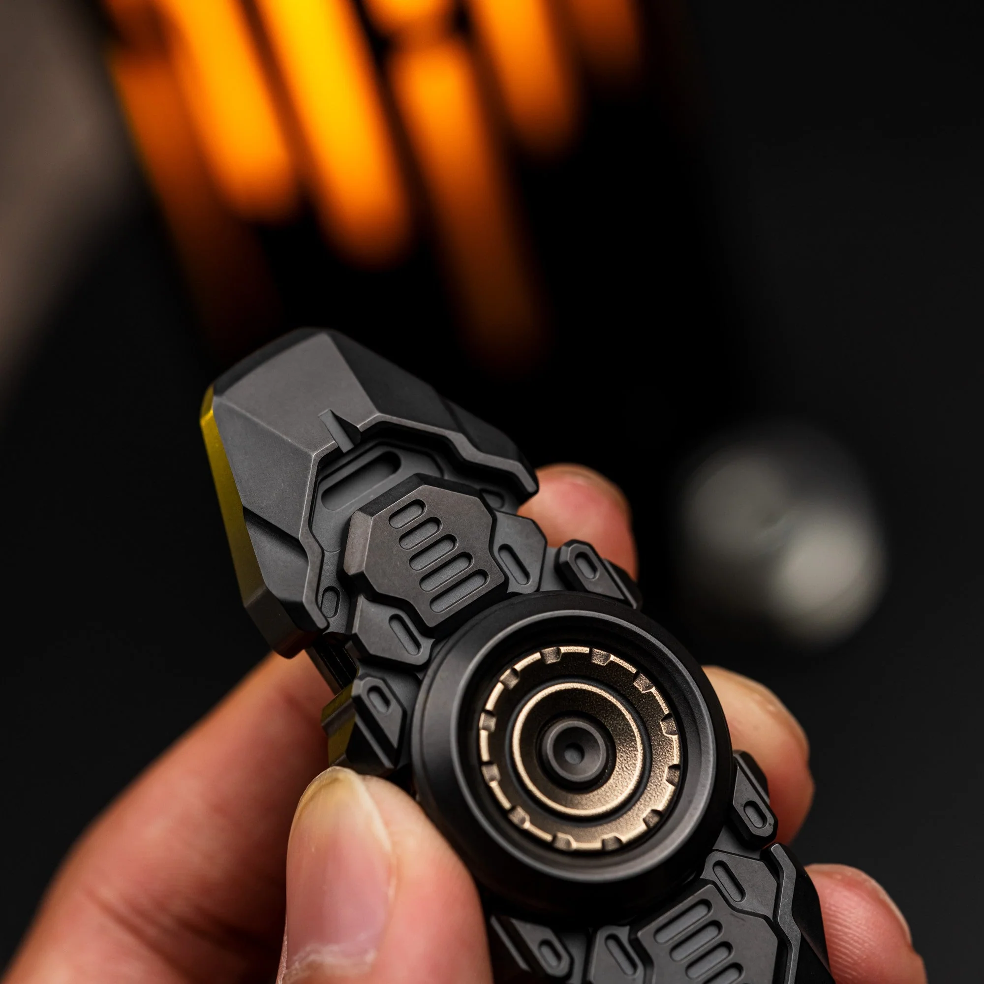 Wanwu COURIER Mini Robot Stretchable Fidget Spinner - Image 9