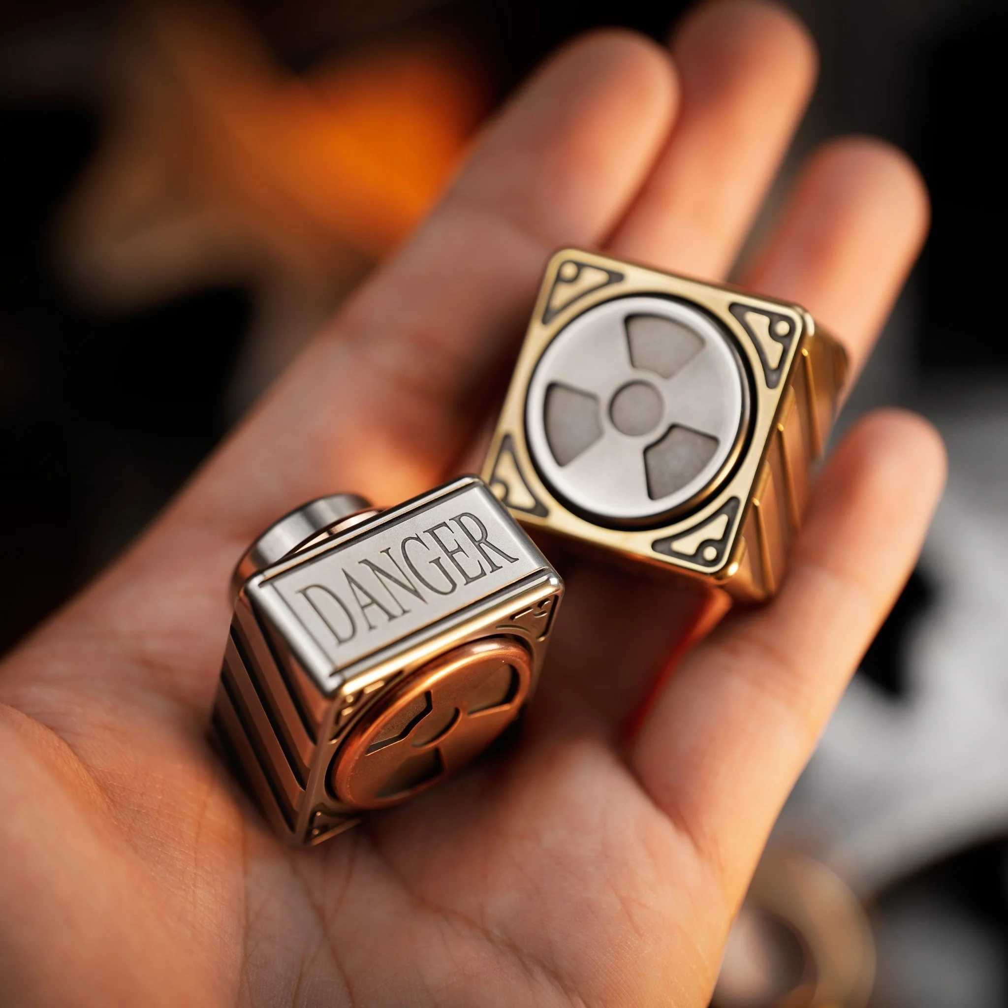 Wanwu DANGER BUTTON Fidget Clicker Spinner - Image 8