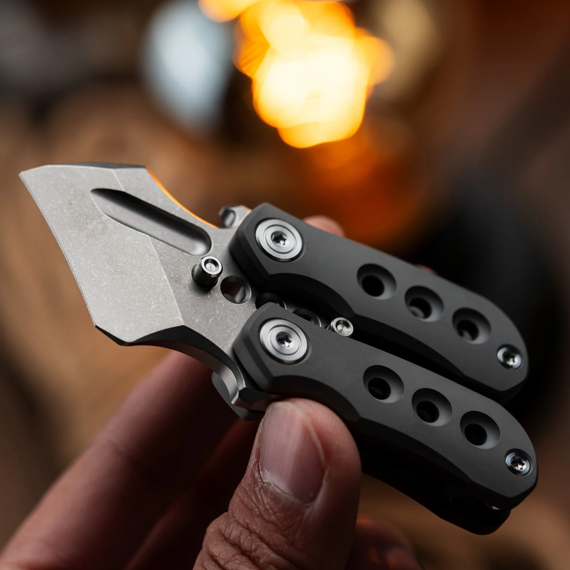 Wanwu V-BLOOD Gravity Fidget Prybar - Image 35