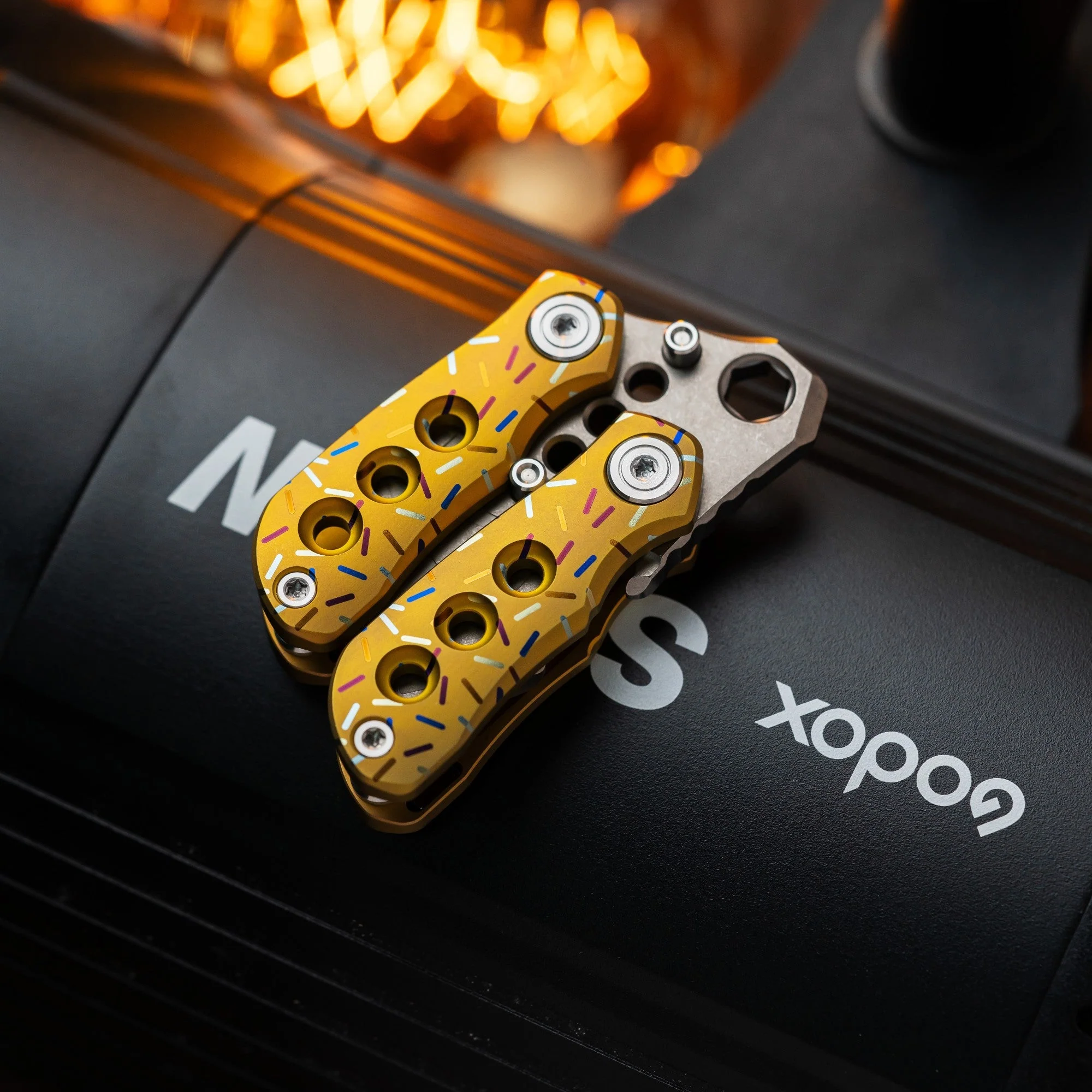 Wanwu V-BLOOD Gravity Fidget Prybar - Image 8