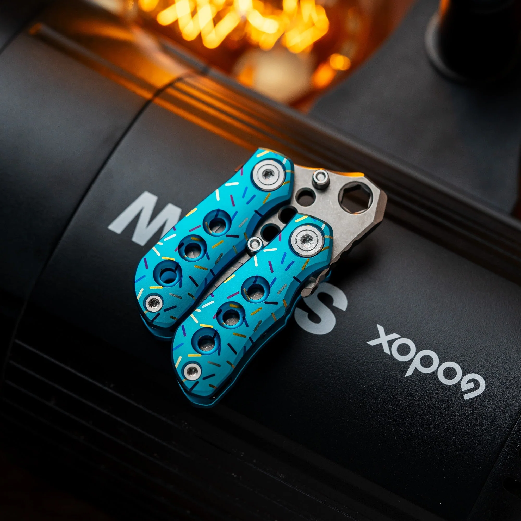 Wanwu V-BLOOD Gravity Fidget Prybar - Image 9